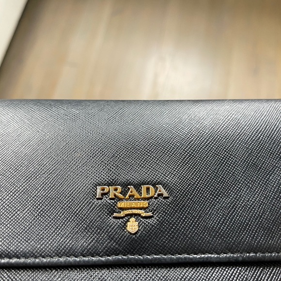 ❌SOLD❌Prada Saffiano crossbody wallet - Picture 3 of 13